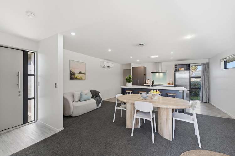 16 Sylvia Street Parklands_3
