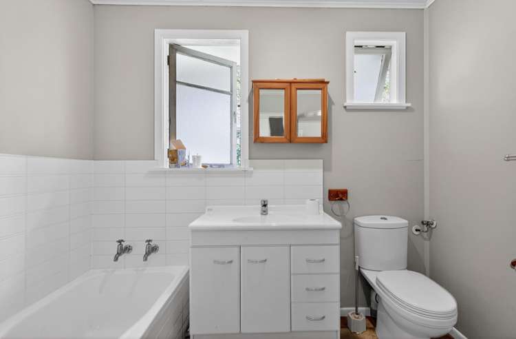 29 Shackleton Grove Stokes Valley_13