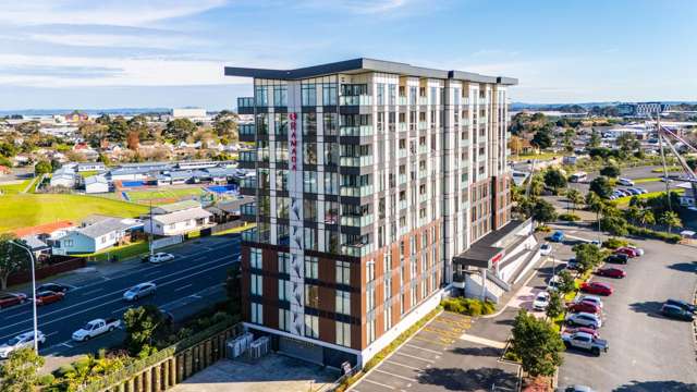 Developer offloads Own Stock