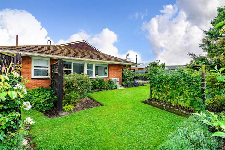 2/7 Camberwell Place Avonhead_16