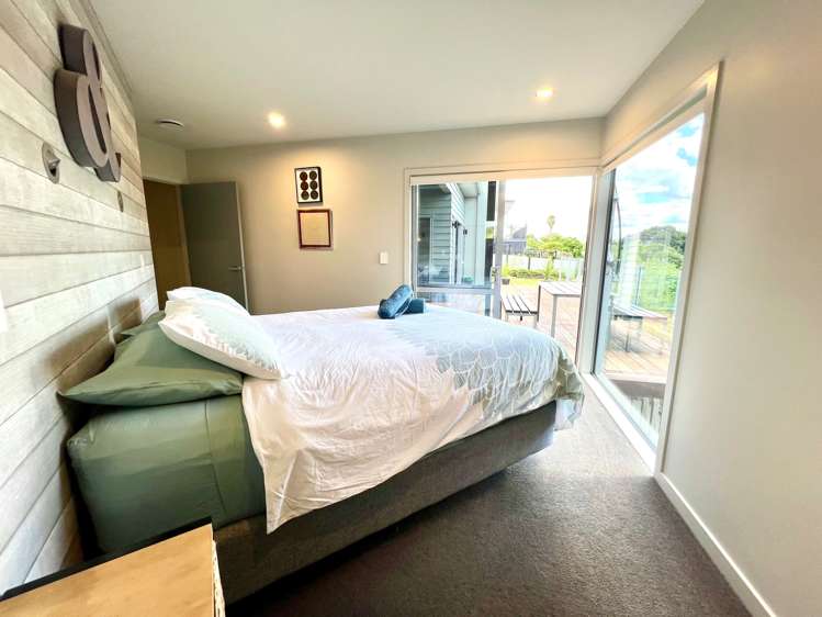 5c Sunshine Rise Raglan_39