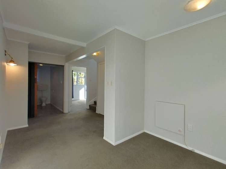 55 Handyside St Tawa_16