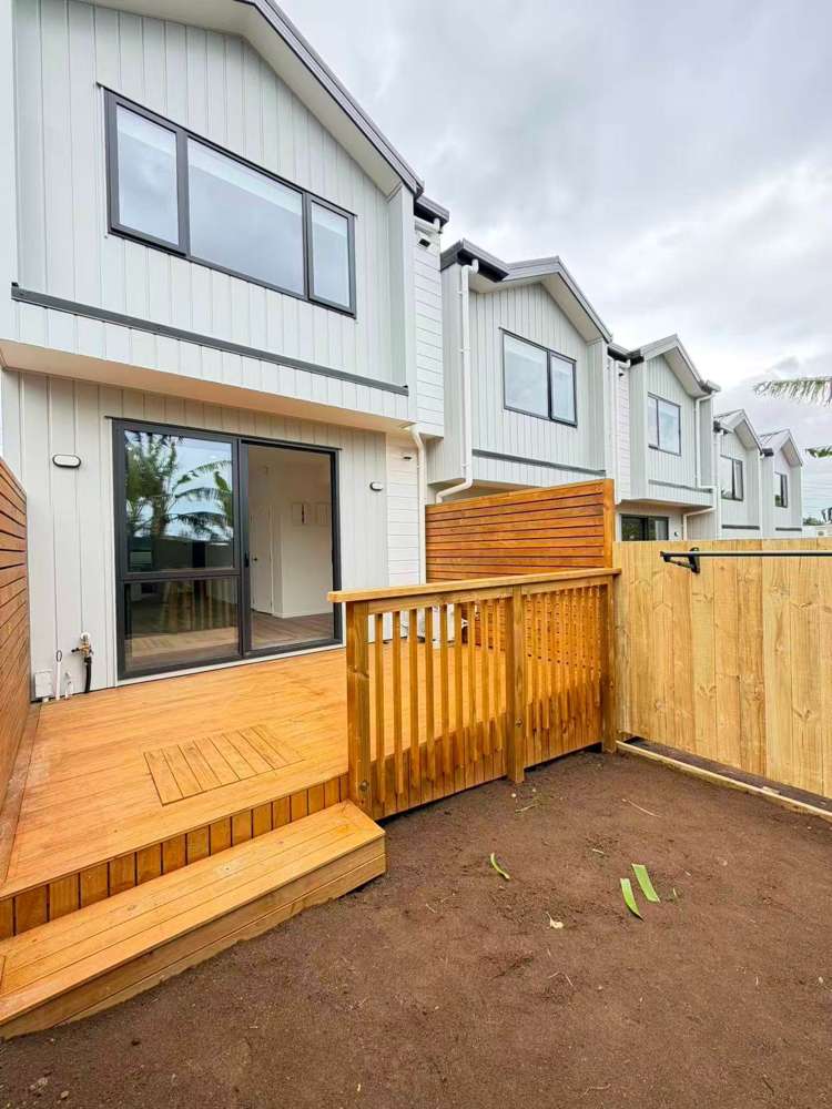 3/29 Crown Crescent Otara_0