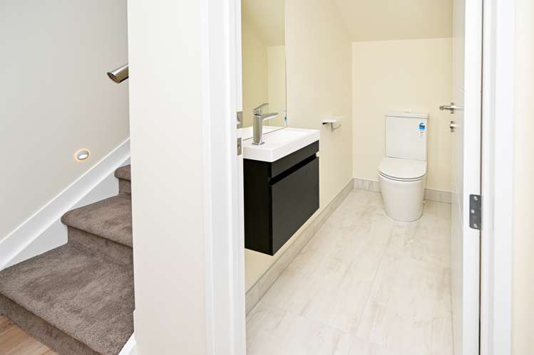 2 Wheki Place Swanson_32