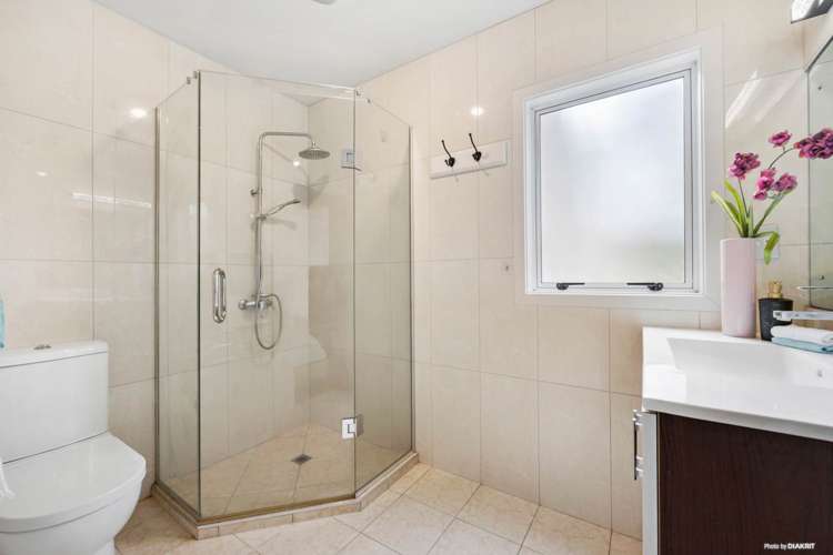 10 Phillip Parade Forrest Hill_13