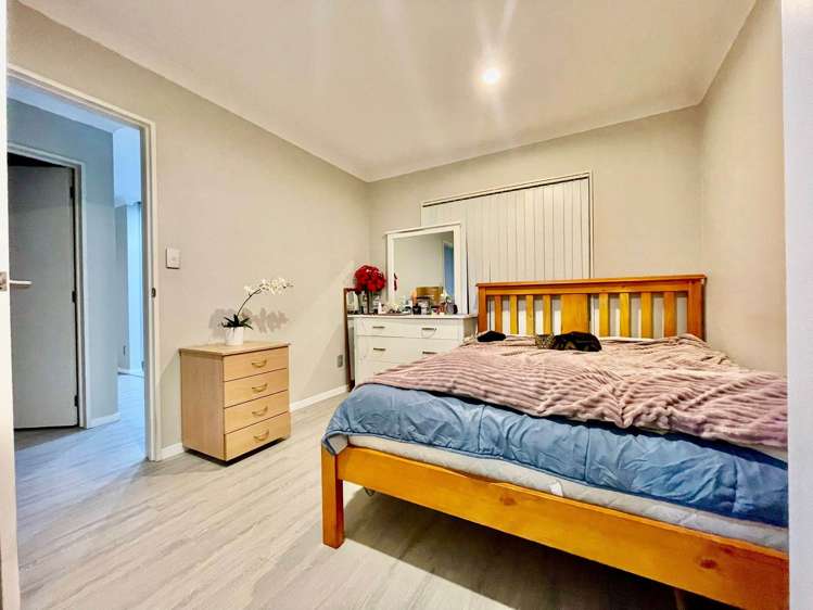 22 Stamford Crescent Flat Bush_7