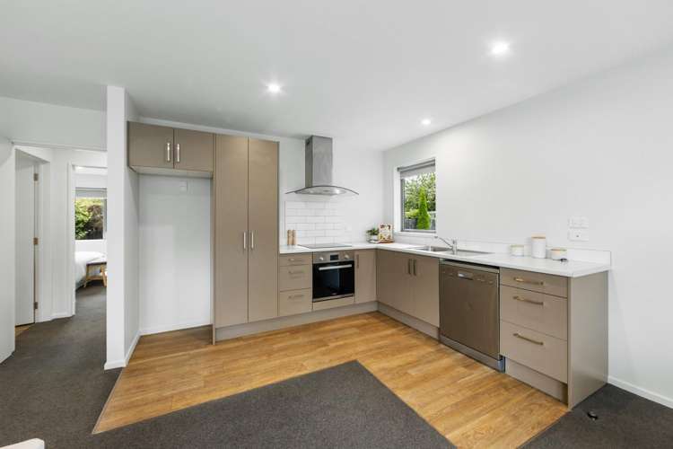 2/395 Armagh Street Linwood_5