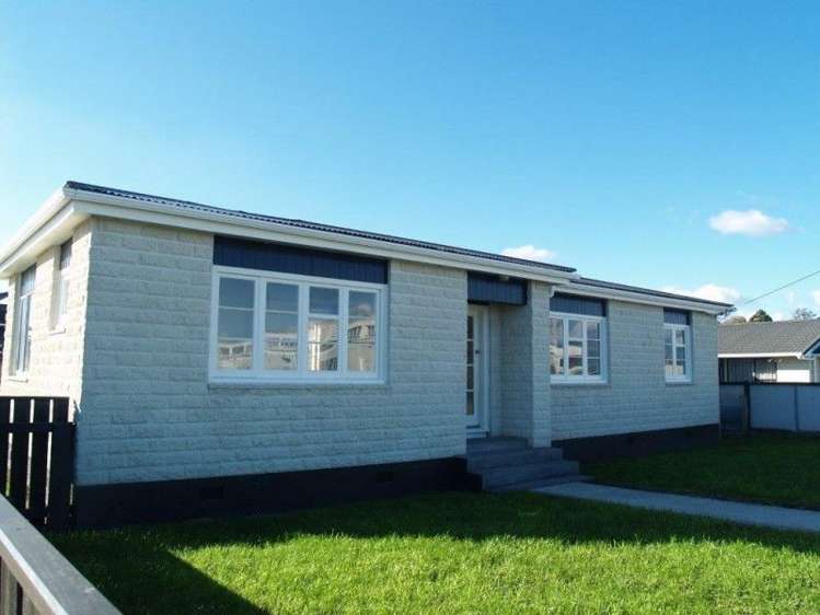 8 Raukawa Street Otaki_0