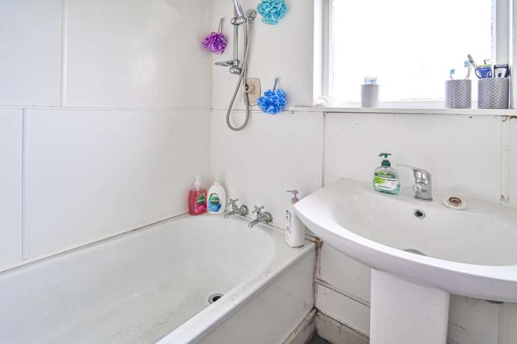 1004 Bledisloe Street Raureka_8