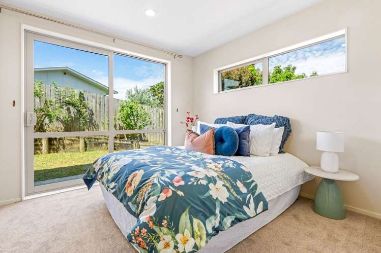 17 Limmer Place Browns Bay_21