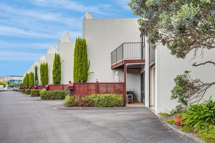 Unit 18/10 Airborne Road Albany_11