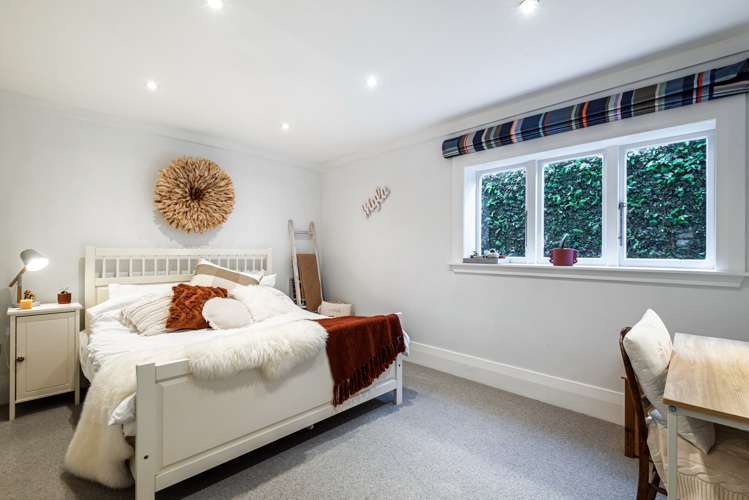 109 Vauxhall Road Narrow Neck_16