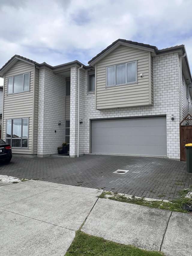 Spacious & Versatile 6-Bedroom Home