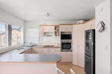 16/277 Williams Street_3