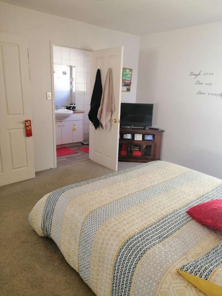 2 Sudbury Court 2612_8