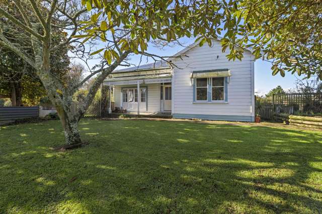 CHARACTER & CHARM ON A DREAM LIFESTYLE BLOCK