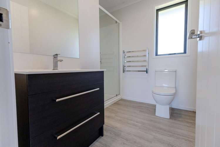 8 Holly Robinson Place Hokitika_15