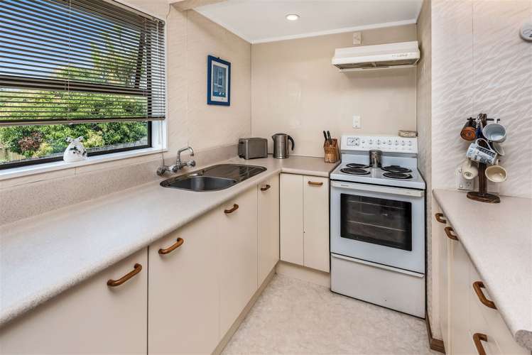 6 Marine Parade Mellons Bay_16