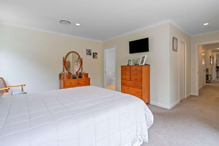 11 Byron Brown Place Otaki Beach_11