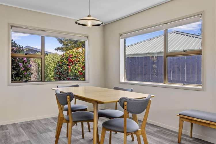 2/7 Kathleen Place Rainbow Point_12
