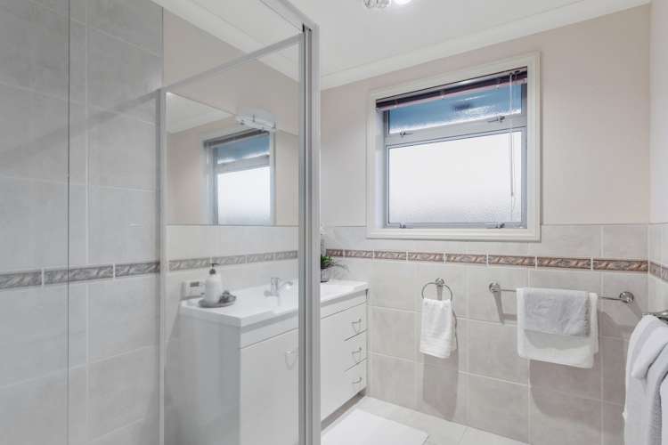 12 Aurora Avenue Welcome Bay_12