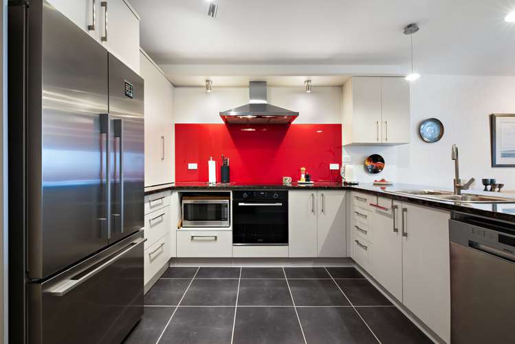 2a/12 Seaway Road Clarks Beach_7