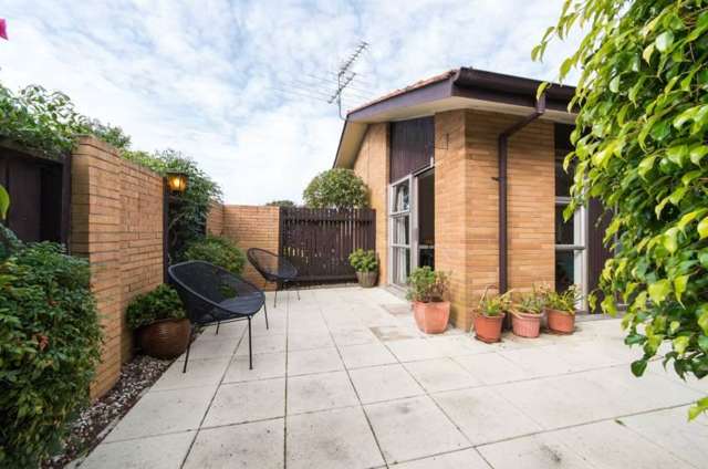 2/27 Glenmore Road Sunnyhills_2