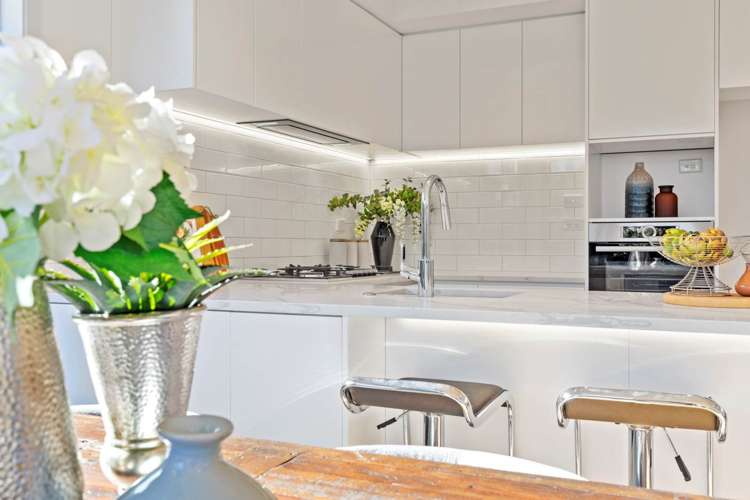 13c Queensway Three Kings_11