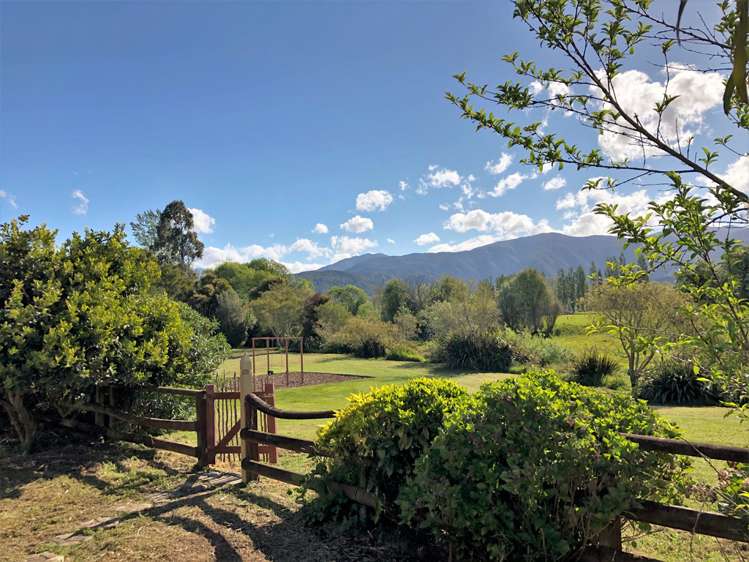 11 Feary Crescent Takaka_0