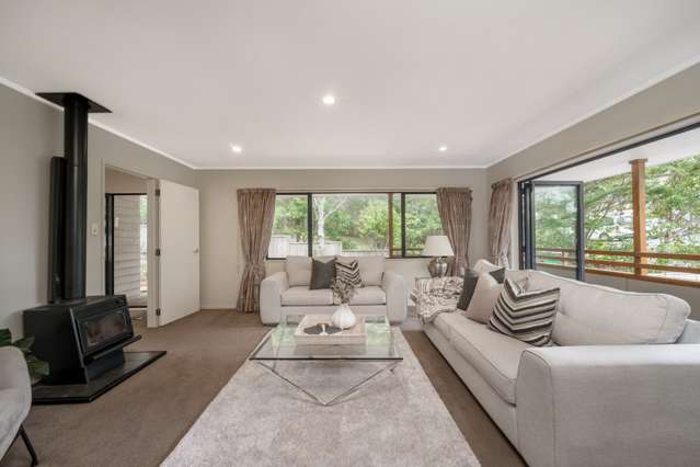 2/13 Beach Road Mellons Bay_4