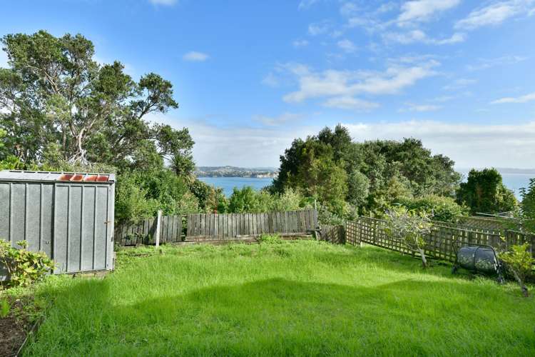 21 Roberts Road Matakatia_21