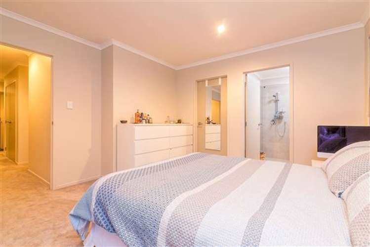 8 Regis Park Drive Pukekohe_13