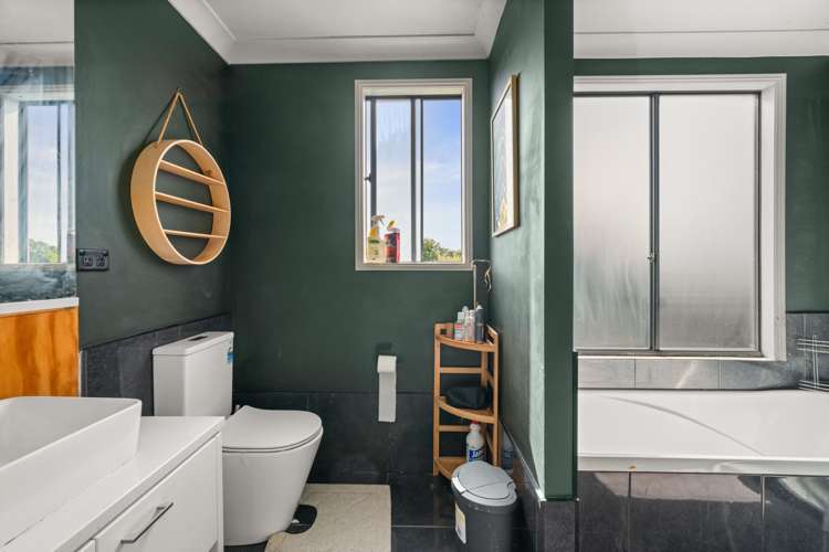 26 Lamia Grove Papamoa_23