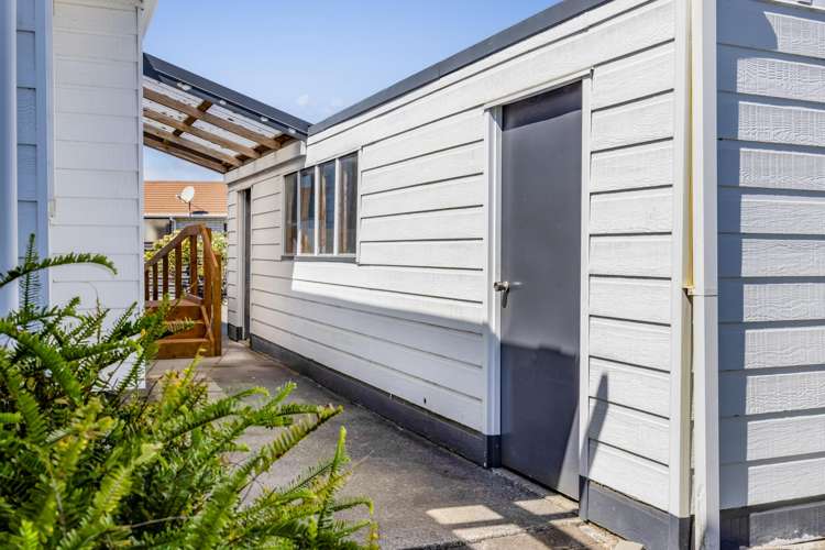 11 Heather Lea Hawera_23