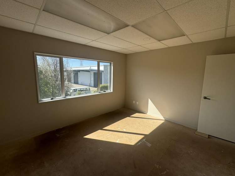 Unit 12, 33 Nga Mahi Road Sockburn_6