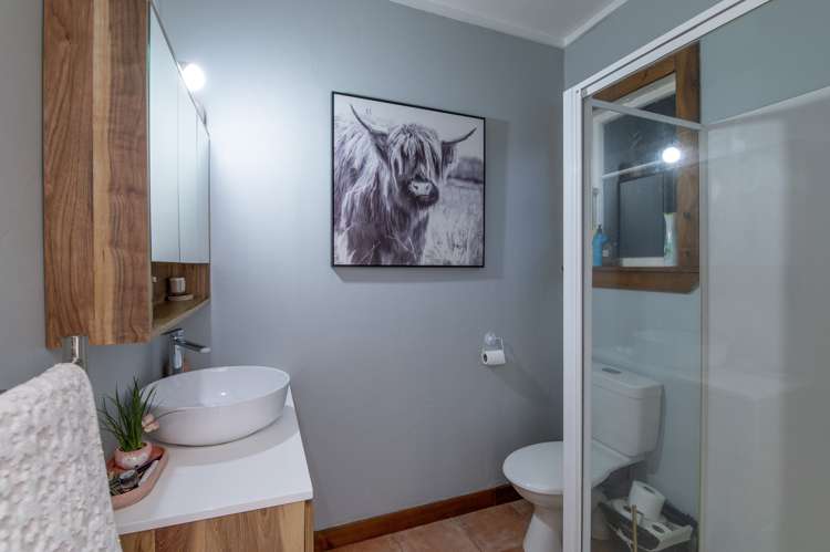 1070 Queen Street East Levin_17