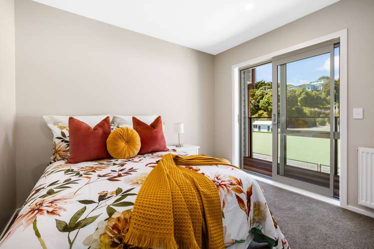 2/7 Grays Road Plimmerton_14