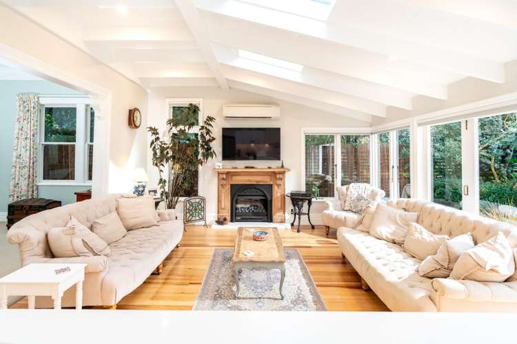 8 Carrington Street Mount Cook_5