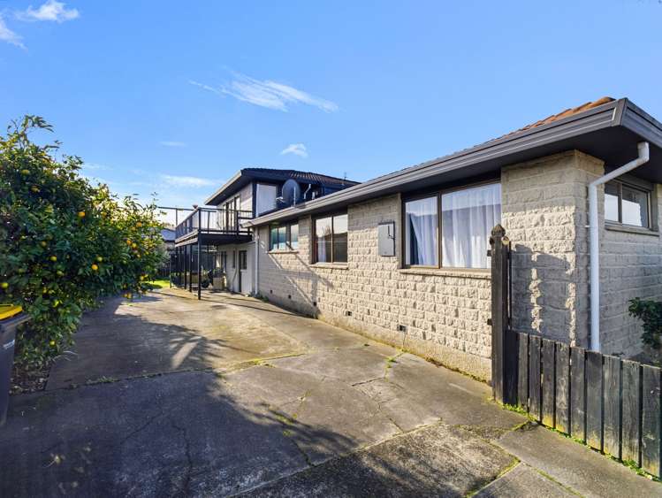 2 Regency Crescent Redwood_21