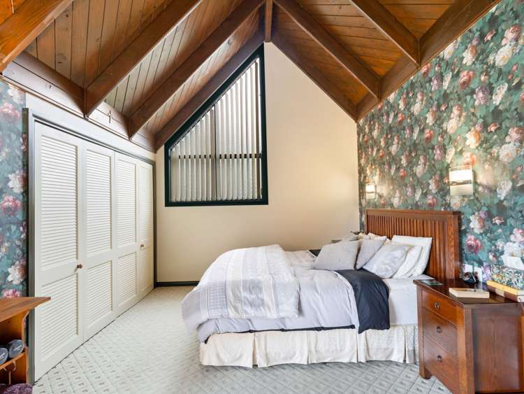 22 Shakespeare Road Bastia Hill_13