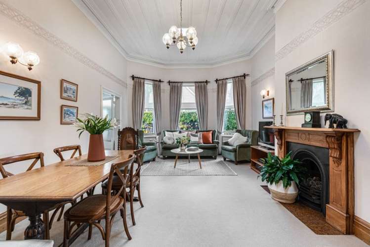 125 Vauxhall Road Narrow Neck_5