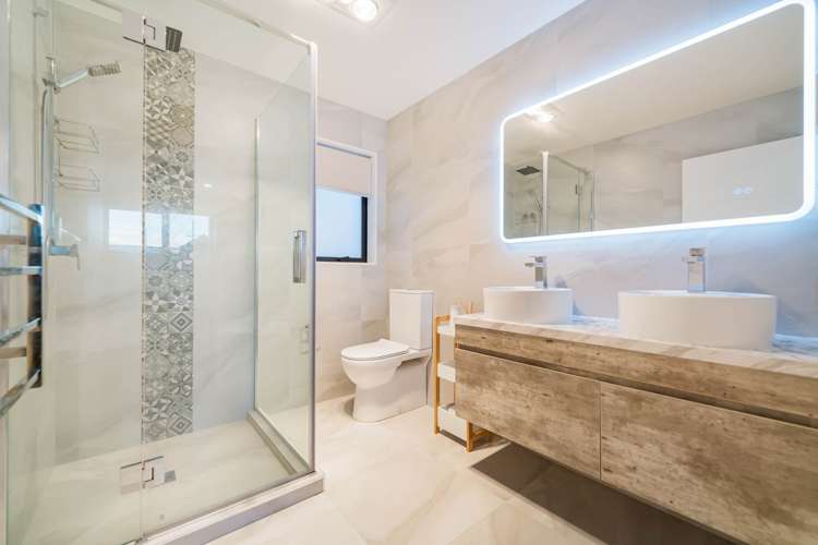 14 Matahae Drive Flat Bush_16