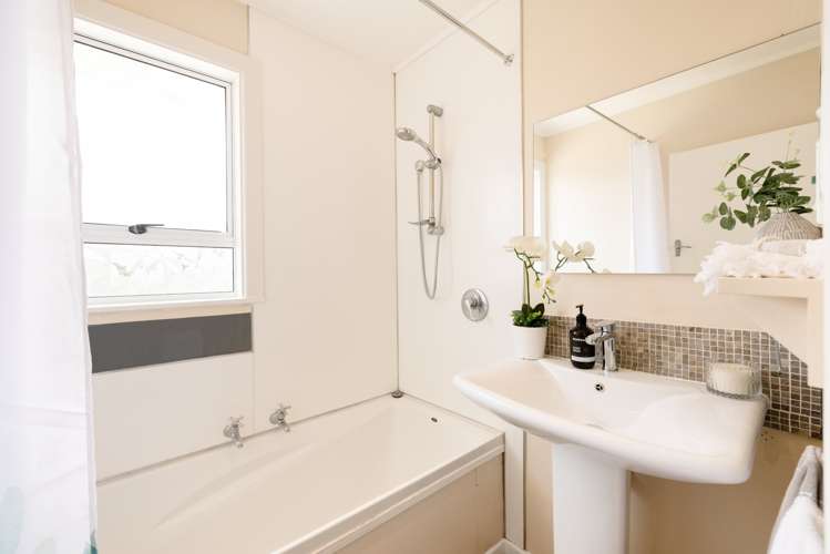 18a Queen Road Bellevue_13