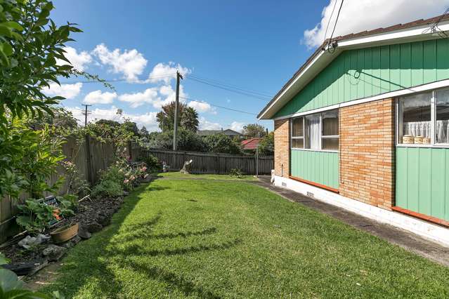 1/17 Roberts Road Te Atatu South_2