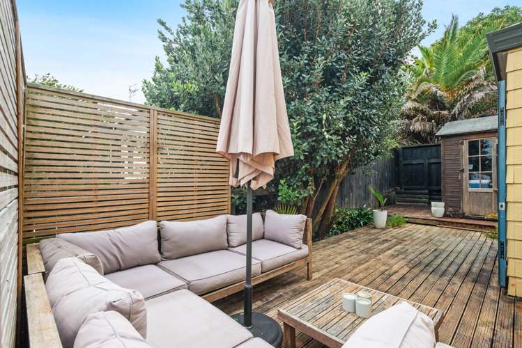 35b Henderson Crescent Parkvale_15