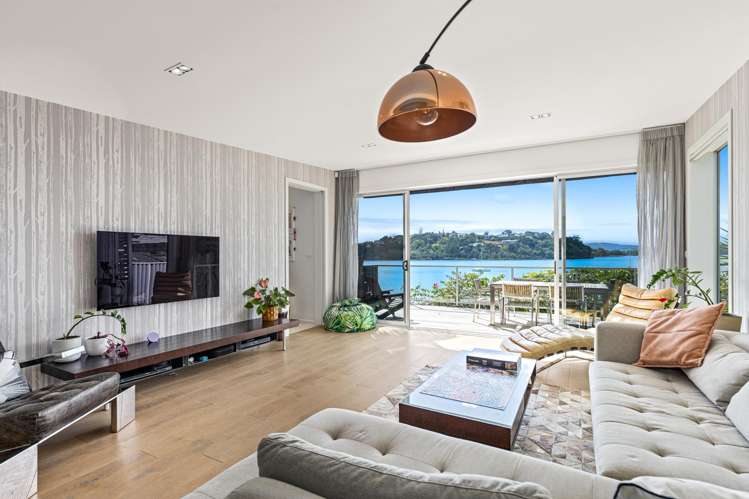 1184 Sandspit Road Sandspit_11