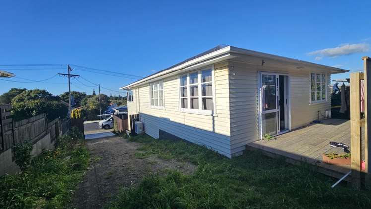 77 Mould Street Waitara_9
