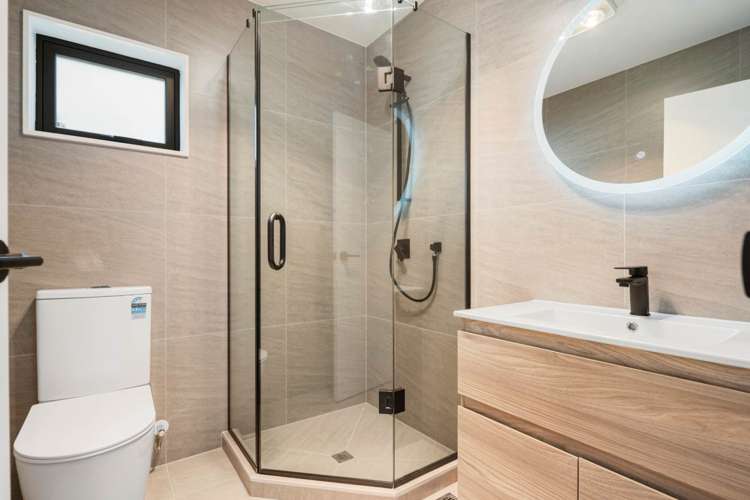 12f Hewlett Road Massey_11