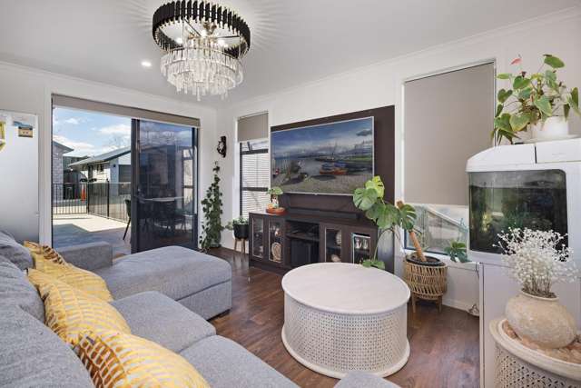 2 Hauruia Way Pyes Pa_1