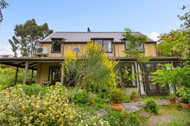 5 Lanes Road Alexandra_21